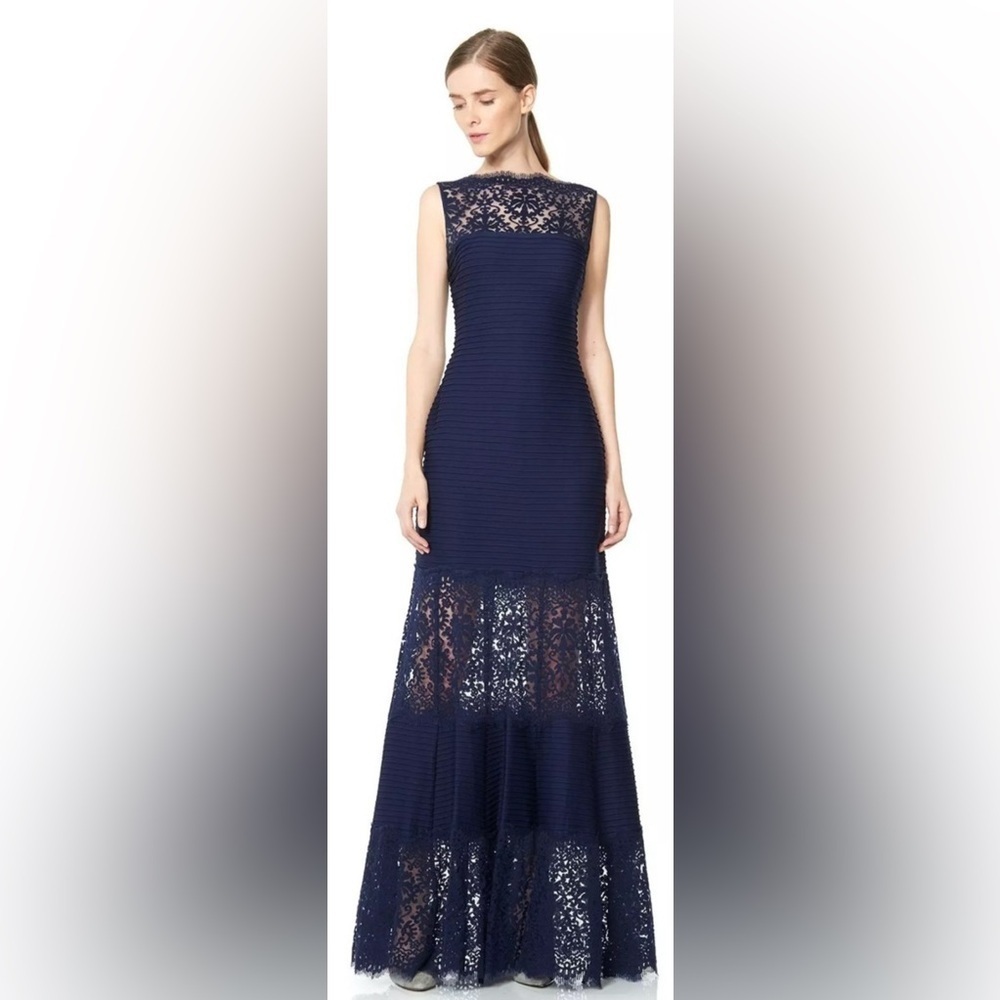 Tadashi Shoji PINTUCK JERSEY BOATNECK GOWN Size XS est 52" EUC
